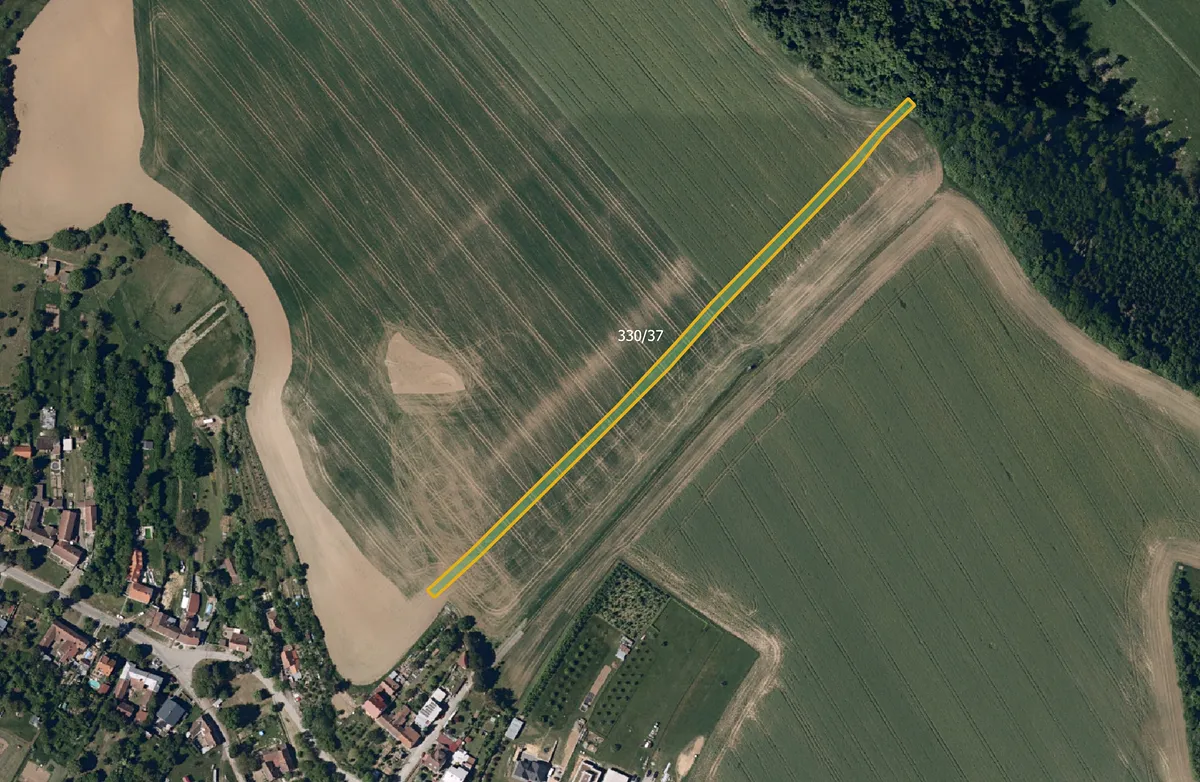 Prodej pole 6827 m²